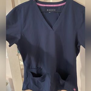 ✨NWT MEDCOUTURE✨ Women’s Scrub Top